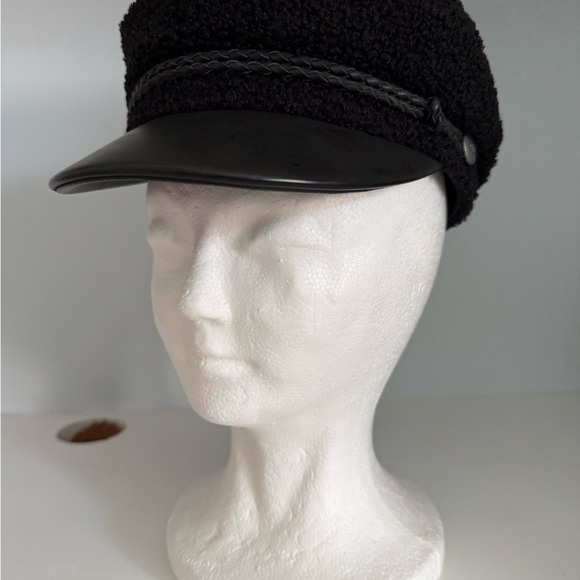 SOLD๐๐๐๐๐๐๐๐๐๐Brixton Black Textured womenโs Hat, Black, Small - Picture 2 of 8